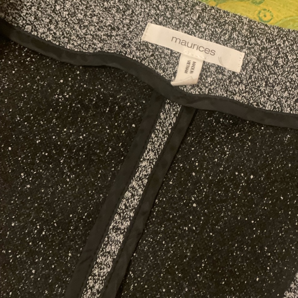 Women’s Maurice’s 3/4 Sleeve Open Front Blazer - Picture 4 of 5